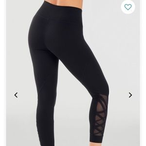 NWT Fabletics 7/8 High-Waisted Lattice leggings